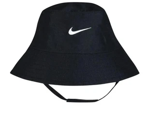 Nike Swoosh Niño Pequeño UPF 40+ Sol Infante Negro Sombrero Cubo con Correa para la Barbilla 2T-4T Nuevo con Etiquetas - Imagen 1 de 3