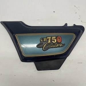Honda Cb750 custom Left Sidecover 83700-425p broken tab on top. - Picture 1 of 22