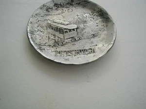VINTAGE HANDMADE ALUMINUM DECORATIVE METAL PLATE WENDELL AUGUST FORGE MT IRON - Picture 1 of 7