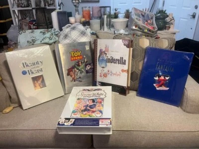 Walt Disney's masterpiece Snow White and the Seven Dwarfs and other movies - Image 1 of 4