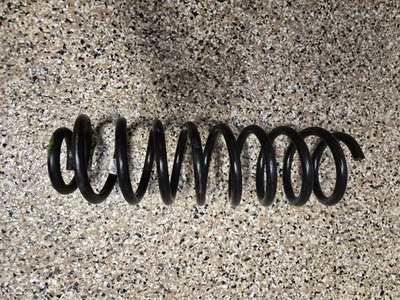 OEM Mopar Front Coil Spring For Jeep Grand Cherokee WK2 - Image 1 of 2