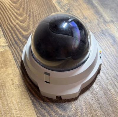 AXIS M3204 IP POE Network Camera GOOD CONDITION PN 0337-001-02 - Image 1 of 4