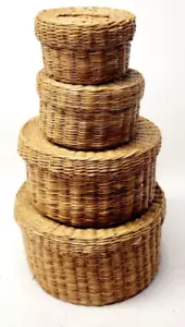 Juego de 4 cestas de anidación de hierba dulce de colección con tapas Boho años 70 nostálgicas 6,5 a 3,75 - Imagen 1 de 10