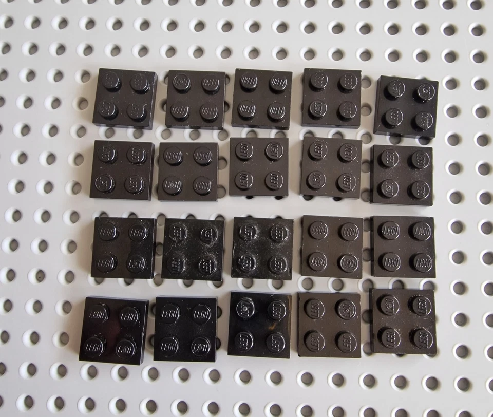 LEGO Platte Bauplatte Basisplatte 2x2 schwarz 20 stück black basic plate 3022 R2 - Bild 1 von 1