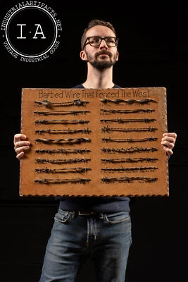 Expositor antiguo "Alambre de púas que cercó Occidente" Foto 1 de 4
