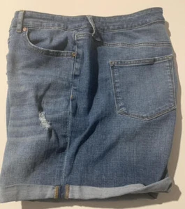 SONOMA Ladies 18 Med Wash Classic Stretch High Rise Distressed Shorts Cuffed GUC - Picture 1 of 3
