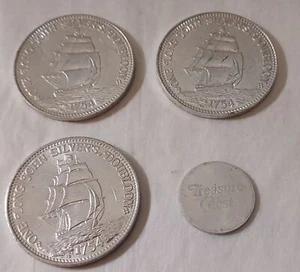 Vintage =DEAL OF 4= Long John Silver's Pirate Dubloons & Treasure Chest Token - Picture 1 of 8