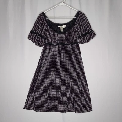 Vestido Studio M Empire Pequeño Púrpura Malla Manga Corta Volantes Lechera Coqueta Foto 1 de 4