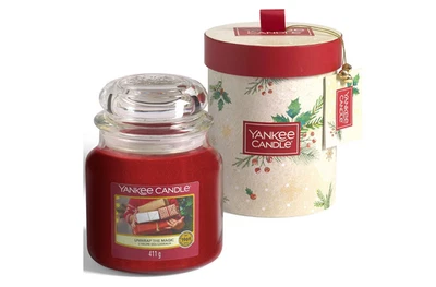 Yankee Candle Gift Set Unwrap the Magic Medium Jar Christmas Scented Candle - Image 1 of 4