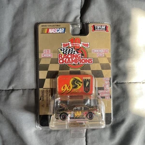 Racing Champions Bruce Lee 1999 dorado cromo conmemorativo coche serie #99 - Imagen 1 de 2