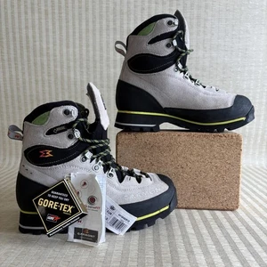 Garmont Tower Trek GTX Hiking Boots Womens Size 6 Gray Gore Tex Waterproof Shoes - Picture 1 of 22