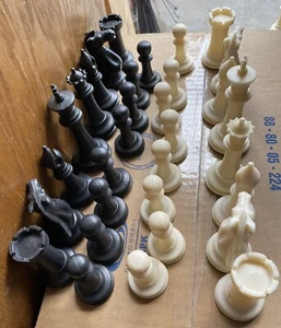 Competition Tournament Staunton Chess Pieces Ivory White Black Plastic 4” King - Picture 1 of 6