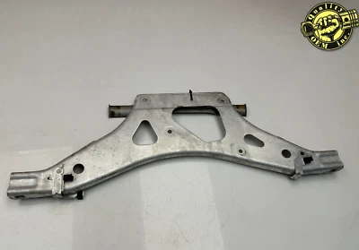 Soporte de soporte de montaje de motor Porsche 911 2005-2008 OEM 99737501102 Foto 1 de 4