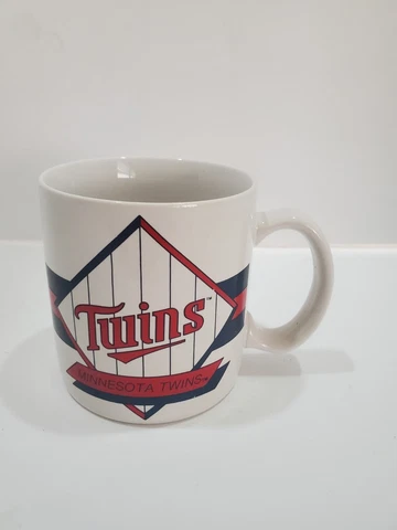 Minnesota Twins Officially Licensed MLB Coffee Mug.  Russ Co Cover