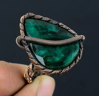 Increíble anillo de joyería envuelto en alambre de cobre con piedras preciosas hechas a mano esmeralda creada en laboratorio Foto 1 de 4