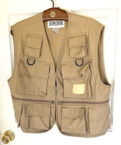NEW  Field & Stream Multi Pocket Fishing Vest Size Extra Large Khaki Tan Unisex