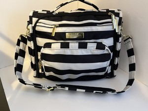 jujube diaper bolsa black and white