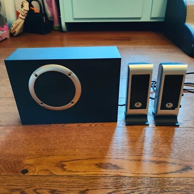 Logitech S200 2.1 Speakers Sub-Woofer & Satellites - Immagine 1 di 4