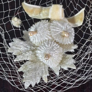 Vintage 50s Netted White Milinery Flower Hat Fascinator Net Topper Wedding - Picture 1 of 9