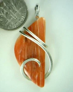 18.05ct Polished Spiny Oyster Shell in Sterling Silver Wire Wrap Pendant - Picture 1 of 4