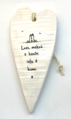 Placa colgante de pared corazón del este de la India "El amor convierte una casa en un hogar" Foto 1 de 3