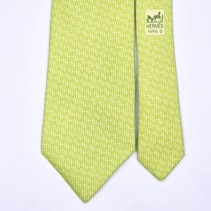 Corbata de seda verde lima HERMES TIE 5291 TA Figura H on Light - Imagen 1 de 6