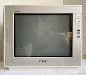 Sony Trinitron Color TV 13" KV-13FM13 CRT Retro Gaming Vintage NO REMOTE TESTED - Picture 1 of 14