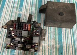 00-05 CHEVROLET BLAZER S10 GMC JIMMY S15 Engine Fuse Box 15328925 Free Ship B9 - Picture 1 of 10