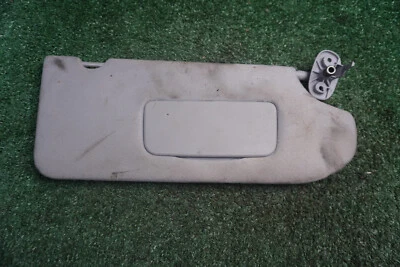 Viseira solar 2010 2011 2012 MITSUBISHI GALANT PASSEGNER SIDE FABRICANTE DE EQUIPAMENTO ORIGINAL 1 peça - Imagem 1 de 3