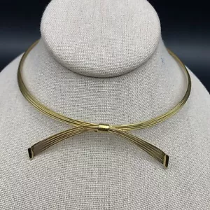 Collar con lazo tono dorado diseño de alambre flexible clásico elegante vintage - Imagen 1 de 6