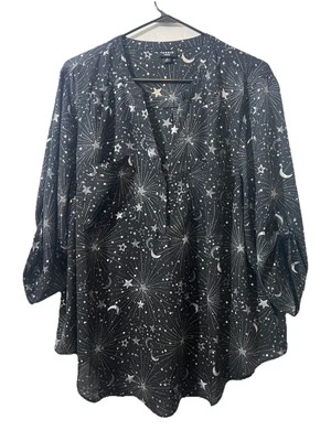 Blusa Torrid Harper 2 Preta Prata Estrelas Bruxa Corporativa Gótica Whimsigoth Space - Imagem 1 de 4
