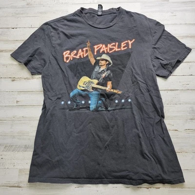 Camiseta Brad Paisley On Tour Adulto LG Mercancía Oficial Música Country Gráfica Camiseta Foto 1 de 4