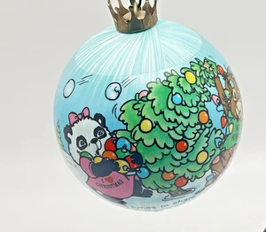 1982 Hallmark "Shirt Tales" bola de satén adorno Navidad años 80 dibujos animados - Imagen 1 de 18