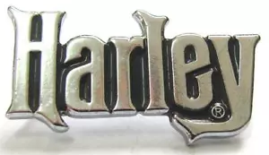 11702 HARLEY DAVIDSON PIN BADGE SILVER CHROME WORD MOTORCYCLE MOTOR BIKE - Picture 1 of 1