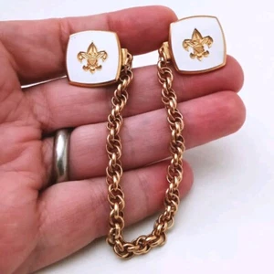 Vintage Boy Scouts Sweater Guard Clips Fleur De Lis Eagle Gold Tone And Enamel - Picture 1 of 7