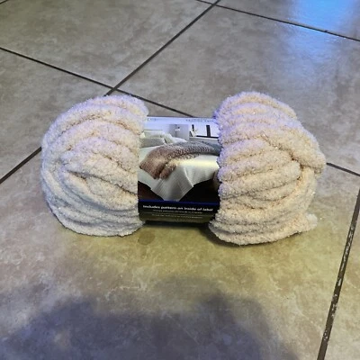 SPARKLE CHENILLE YARN..ANGEL WINGS - Image 1 of 3