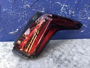 2020 - 2024 cadillac xt5 right passenger side tail light OEM 84514975 - Foto 1 di 12