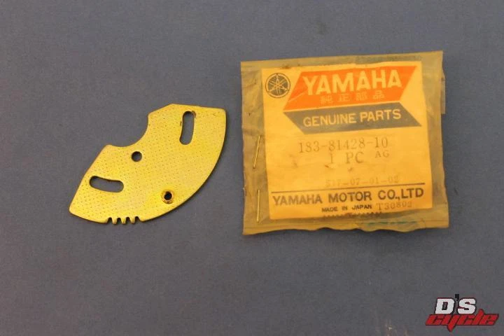 1969-75 YAMAHA AS2 HS1 LS2 DT125 LEFT CONTACT BREAKER PLATE 183-81428-10 - Image 1 of 1