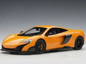 Coche modelo compuesto naranja 1/18 McLaren 675LT de Autoart 76048 - Imagen 1 de 9