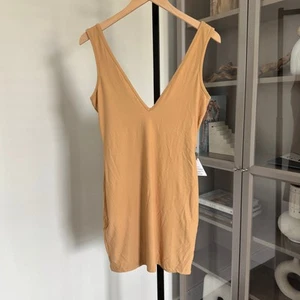 Vestido sin Mangas Curvo Nadine Merabi NUEVO Recto Claro Desnudo Elastizado Mini Nuevo con Etiquetas Grande L - Imagen 1 de 7