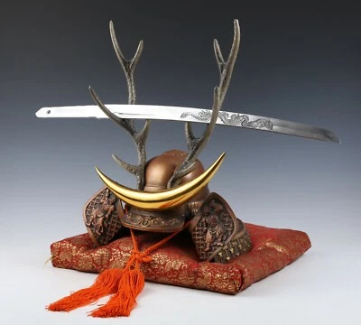 Hermoso Casco Samurai -Budismo Shikanosuke Kabuto con Hoja Réplica- Foto 1 de 4