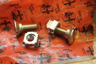 Juego de pernos de fijación de parachoques trasero Alfa Romeo Spider Series 4 (2) NOS Foto 1 de 4