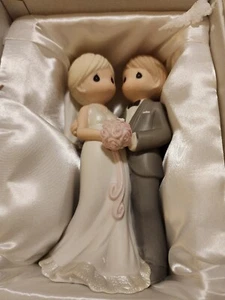 Precious Moments 2008 We Join Hands And Hearts 830024 Stylized Heart(62) - Picture 1 of 11