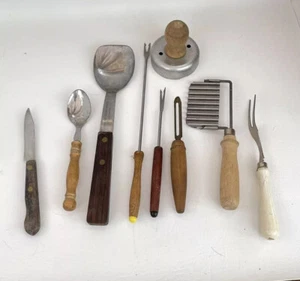 VINTAGE Utensils Lot 9 Farmhouse Decor Unique Wooden Handle Peeler Ice Cream - Picture 1 of 12