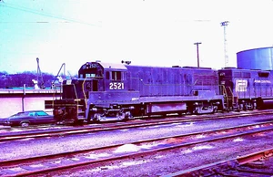 ORIGINALE KODACHROME SLIDE PENN CENTRALE U-25B #2521 YOUNGSTOWN OH 30 APRILE 1972 - Foto 1 di 1