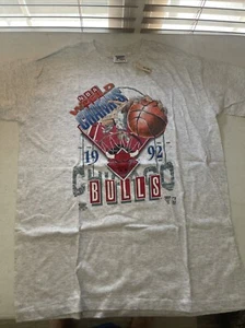 Nueva Camisa Chicago Bulls 1992 Campeones del Mundo NBA Gris Talla 18/20 De Colección - Imagen 1 de 5