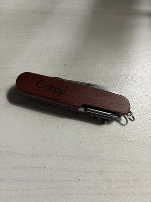Navaja de Bolsillo Novedad Wildlife Safari Oregon Ejército Suizo Grabada "Corey" Multiherramienta Foto 1 de 4