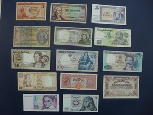14No. WORLD BANKNOTE COLLECTION~GERMANY, PORTUGAL, ICELAND, ITALY, HUNGARY ETC 