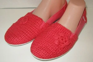 Women Size 9.5 Vans Krochet Kids Bright Pink Bixie Loafer Hand Crocheted Panels - Picture 1 of 12