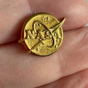 Vintage NASA Logo Employee Service Pin – Gold Tone Space Program Pin Marked LS - Picture 1 of 3